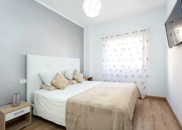 Home2book Charming Caletillas Pool Daire *